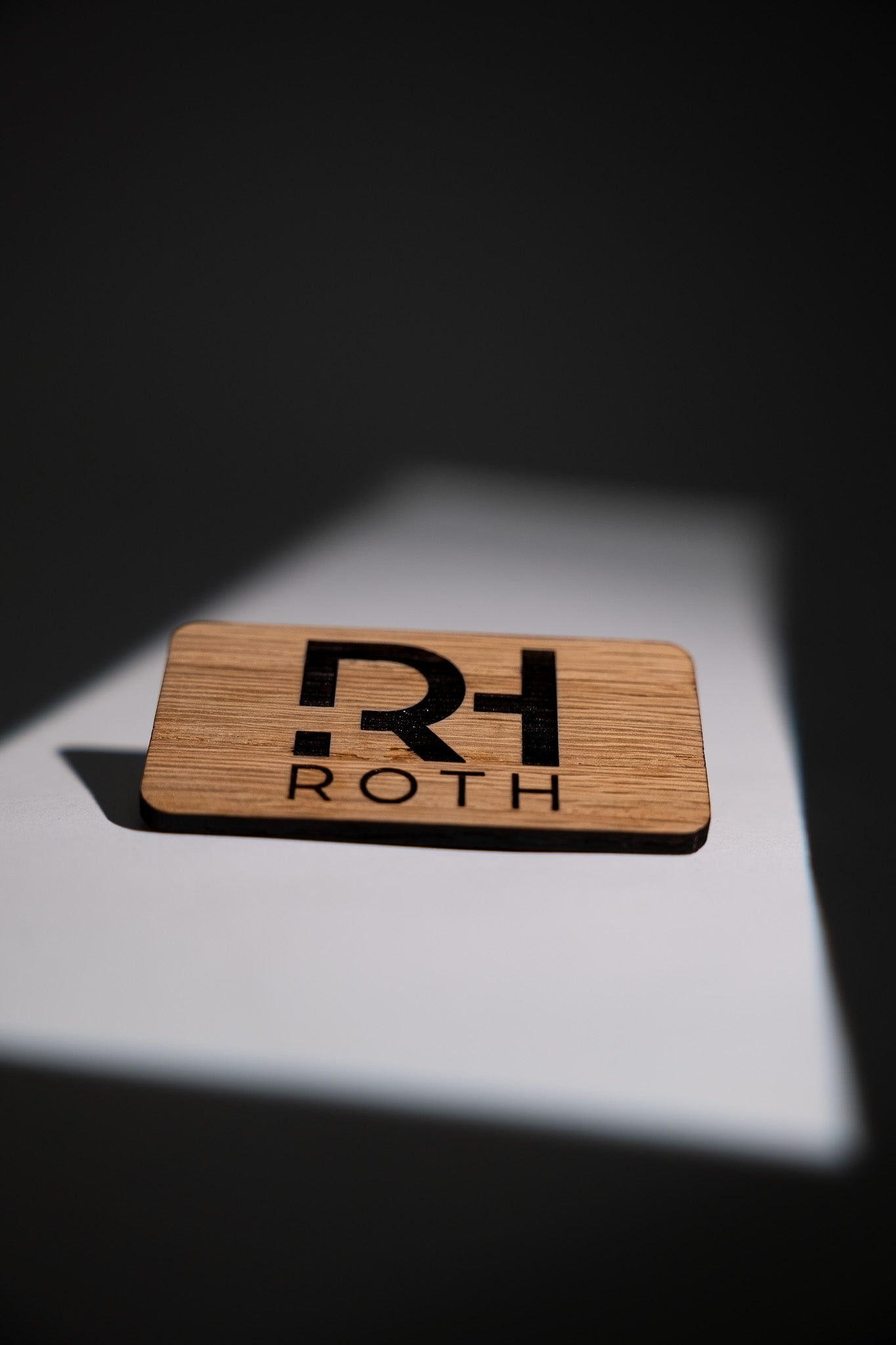 Holz Kühlschrankmagnet mit ROTH Gravur