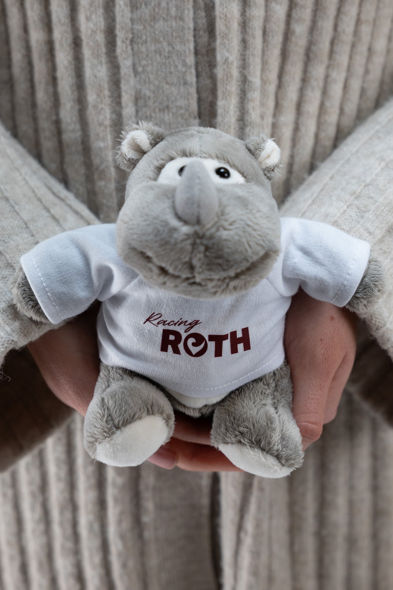 MiniFeet® Plush "Trino Rhino" Racing Roth - Niedliches Plüsch- Nashorn mit Challenge Roth Shirt