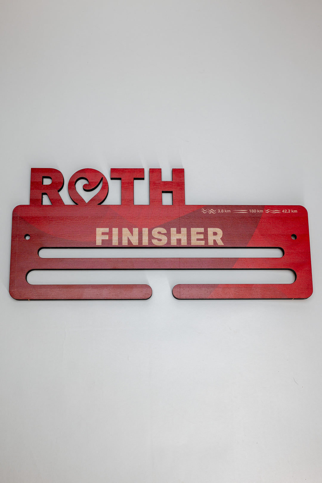 Challenge Roth Medaillienhänger aus Holz mit Finisher Aufdruck in rot